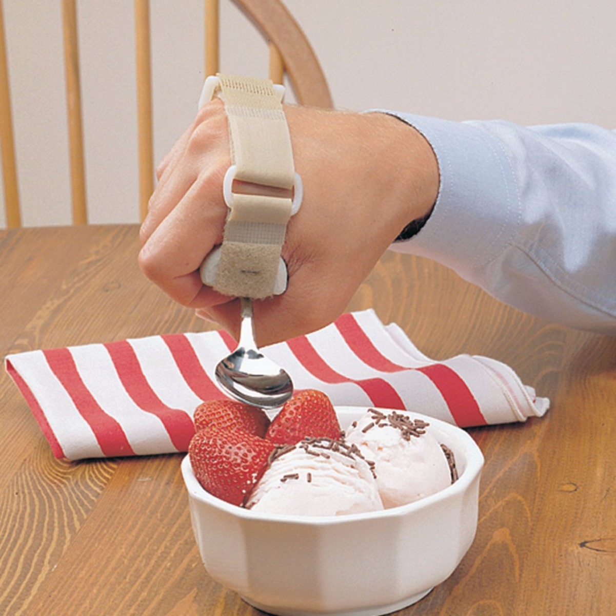 Plastic Base Utensil Holder - Image 2