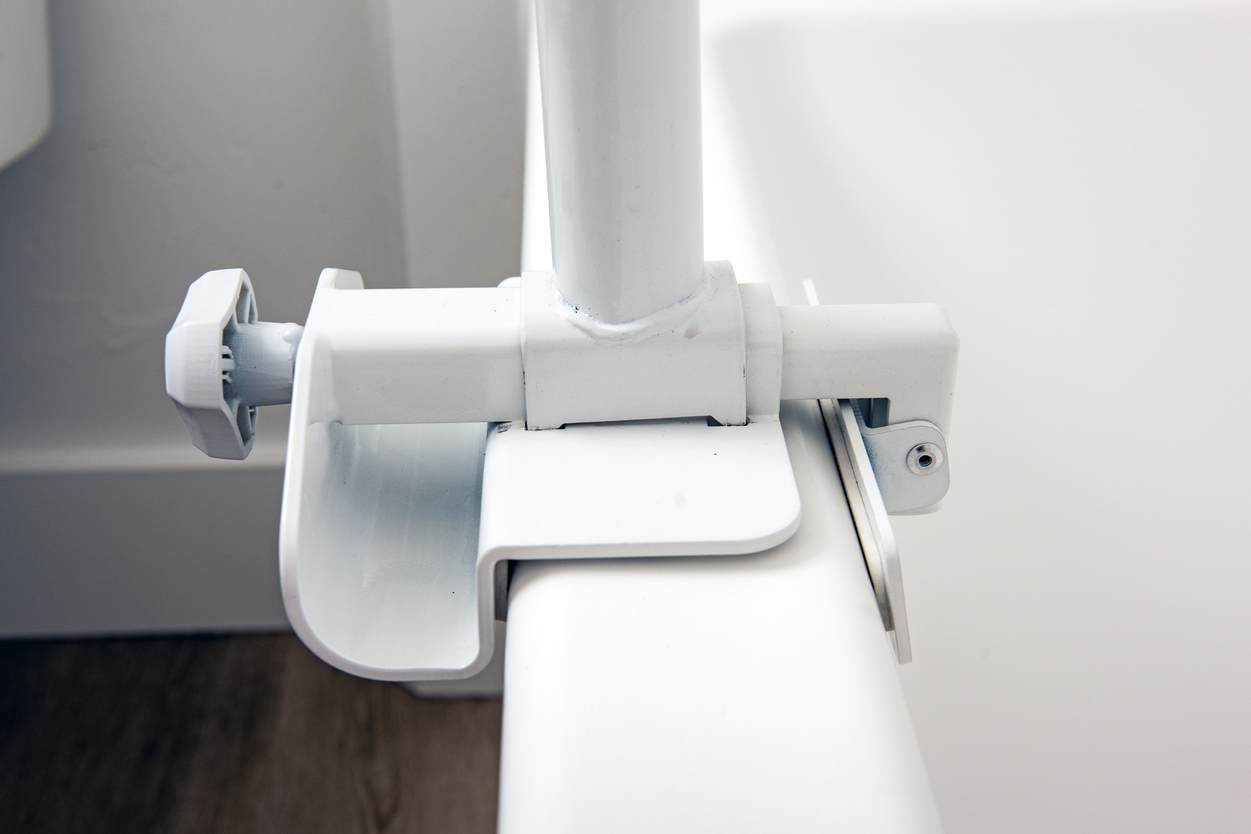 Bathtub Security Pole and Curve Grab Bar - Image 8